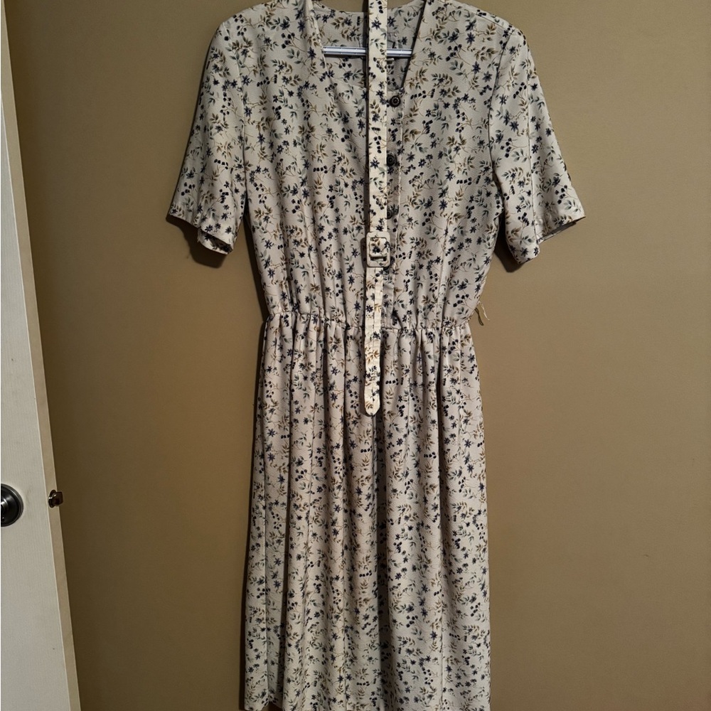 Vintage White/Floral Square Neck Midi Dress